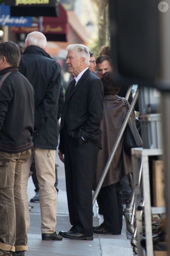 Exclusif -David Lynch déjeune à Paris, dans une crêperie, en face d'un tournage le 19 avril 2016.