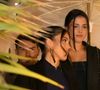 Un lieu d’exception, où le menu approche les 600 euros.

Antoine Dupont et l'ex Miss France Iris Mittenaere au photocall du Grand Dîner en toute intimité avec Dadju sur la plage de l'hôtel Carlton en marge du 78ème Festival International du Film de Cannes, France, le 17 mai 2025. © Lionel Urman/Bestimage