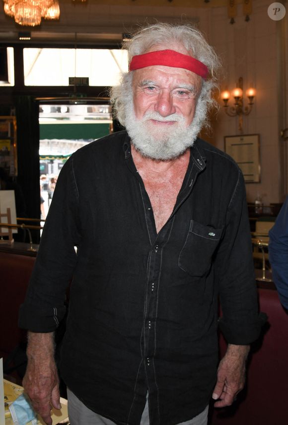 Daniel Herrero lors du déjeuner de délibération des prix littéraires des 25ème journées du livre et du vin de Saumur au Deux Magots à Paris le 15 juin 2021.

© Coadic Guirec / Bestimage
