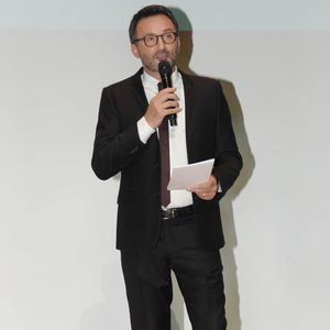 Frédéric Lopez à la Soirée de la 9ème édition des "Positive Planet Awards" à la Fondation Louis Vuitton, Paris le 7 décembre 2016.  © Rachid Bellak/Bestimage