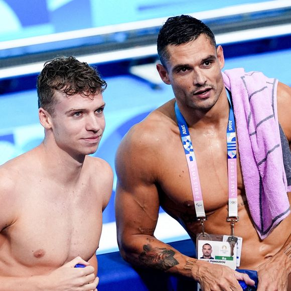 Léon Marchand et Florent Manaudou de l'équipe de France lors de la finale du relais 4x100m 4 nages masculin après les Jeux Olympiques Paris 2024, à Paris La Défense Arena, à Paris, France, le 4 août 2024. Photo Julien Poupart/Abaca