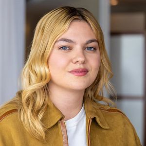Il y a quelques jours, Louane était de passage à Disneyland Paris

Louane à Amsterdam dans le cadre de l'Eurovision. © Backgrid USA / Bestimage