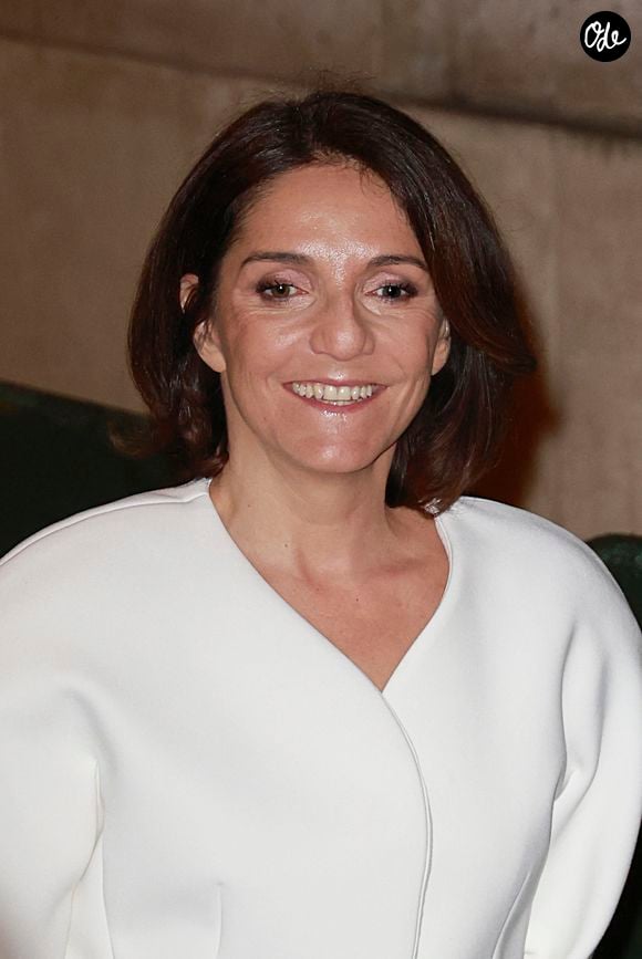 Pourtant, en février 2025, l'humoriste avait créé la surprise en arrivant à ses côtés au défilé Jean-Paul Gaultier. 

Florence Foresti - Les célébrités au défilé Jacquemus "Collection Homme Prêt-à-Porter Automne/Hiver 2026-2027" lors de la Fashion Week de Paris, le 25 janvier 2026
© Christophe Aubert / Bestimage