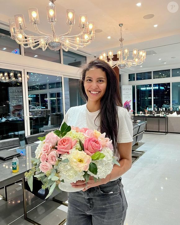 Après avoir vendu sa marque de cosmétiques, elle s'épanouit aujourd'hui en tant que "flower designer".

Chloé Mortaud partage des instants de sa nouvelle vie à Los Angeles mari sur Instagram.