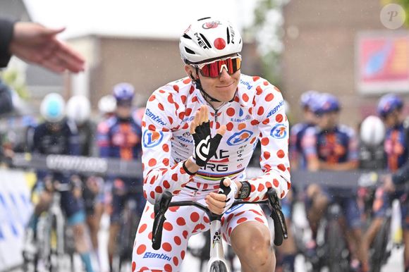Dunkerke, FRANCE - JULY 07 : Pogacar Tadej (SLO) de UAE Team Emirates lors de l'étape 3 de la 112ème édition du Tour de France, une étape de course cycliste sur route UCI World Tour 2.UWT pour Hommes Elite de 178 km avec départ à Valenciennes et arrivée à Duinkerke le 7 juillet 2025 à Duinkerke, France, 07/07/2025 ( Motordriver Kenny Verfaillie - © Photo News / PsnewZ / Bestimage