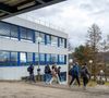 La décision fait suite à la plainte de cinq riverains excédés par le bruit des enfants.

Suisse, Cernier, collège La Fontenelle, Cercle scolaire Val de Ruz : eleves a la sortie du college. Photo by Varlet J/ANDBZ/ABACAPRESS.COM