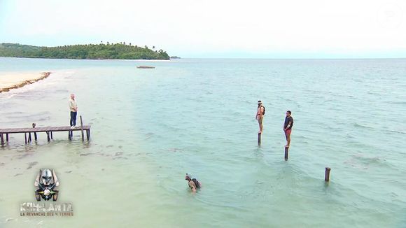Jérôme est le premier à tomber

Image de la finale de Koh Lanta du 24 juin 2025 - capture d'écran de TF1