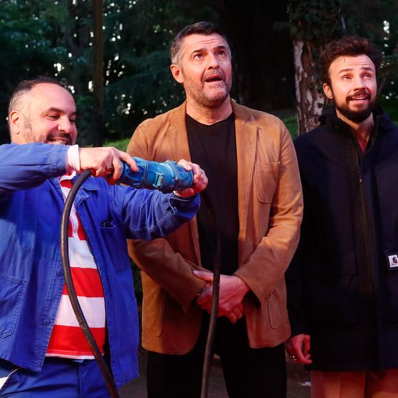 Et une foule de stars

Exclusif - François-Xavier Demaison, Arnaud Ducret, Tom Villa - Tournage de l'émission "Panique au 31", scénarisée par A.Ducret et T.Villa, réalisée par G.Leforestier, diffusée le 30 décembre 2024 sur TF1. © Christophe Clovis / Bestimage