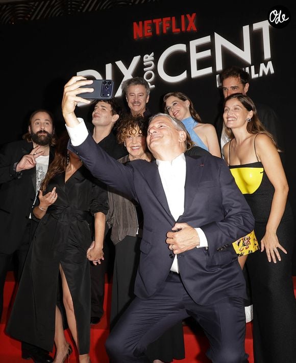 Laure Calamy, Camille Cottin, Liliane Rovere, Gregory Montel, Laetitia Casta, Fanny Sidney, Thibault de Montalembert, Nicolas Maury, Vincent Macaigne, Ted Sarandos (Directeur général de Netflix) - Avant-première du film "Dix pour cent" à l'Olympia à Paris le 8 septembre 2026. © Coadic Guirec/Bestimage