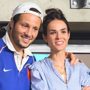 Vianney et son épouse Catherine Robert assistent au match de la Coupe du monde de rugby France 2023 entre la France et la Nouvelle-Zélande au Stade de France le 08 septembre 2023 à Saint-Denis, en banlieue parisienne, France. Photo by Laurent Zabulon/ABACAPRESS.COM