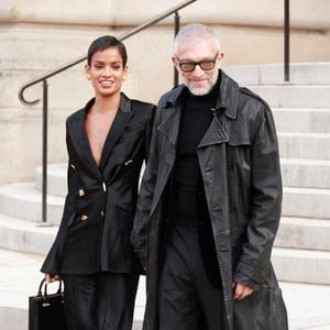 Vincent Cassel a partagé une nouvelle photographie pleine de tendresse avec son fils Caetano, né de son histoire d’amour avec Narah Baptista. 

Vincent Cassel, Narah Baptista au défilé Schiaparelli "Collection Haute Couture Printemps/Eté 2026" lors de la Fashion Week de Paris
© Christophe Aubert via Bestimage