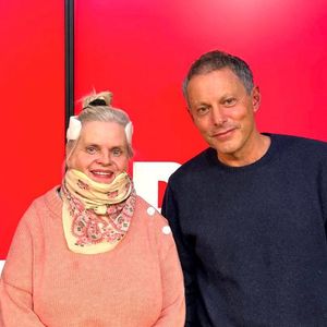 Isabelle Nanty a vécu un accident de la route en septembre dernier.

Isabelle Nanty réapparaît sur RTL auprès de Marc-Olivier Fogiel après son accident.