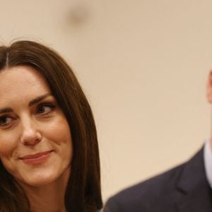 Evoquant notamment la complicité toujours très présente entre le prince William et Kate Middleton, les comparant même à Elizabeth II et au prince Philip.

Le prince William et Catherine Kate Middleton visitent le centre culturel ukrainien de Londres pour constater les efforts fournis pour aider les ukrainiens victimes de la guerre le 9 mars 2022. © Mirrorpix / Bestimage