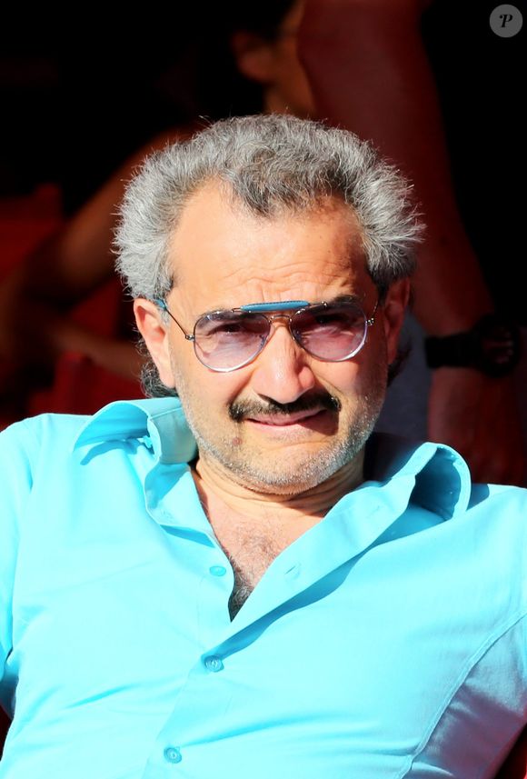 Selon plusieurs sources de presse, le prince reste très attaché à cet actif et aurait refusé des offres de rachat proches de deux milliards de dollars. 

Balade tropézienne pour le Prince Al-Walid ben Talal ben Abdelaziz Al Saoud d'Arabie saoudite entre le Club 55 et Senequier a Saint-Tropez, le 11 aout 2013.