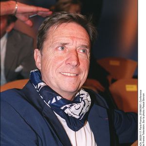 © Giancarlo Gorassini/ABACA. 28220-17. Paris-France, 27/08/2001. Conférence de Presse pour la rentrée de France Télévision. Sur la photo : Pascal Sevran