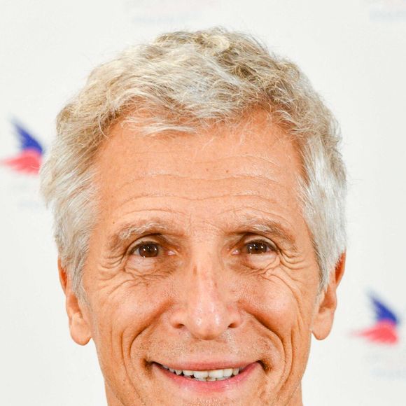 À la fin de l’émission diffusée vendredi 22 mai 2026 sur France 2, l’animateur de 64 ans a annoncé que le célèbre karaoké quotidien allait être déprogrammé pendant plusieurs semaines. 

Nagui lors de la célébration du 80ème anniversaire du Secours Populaire à l'UNESCO à Paris, France. Photo par Shootpix/Abaca