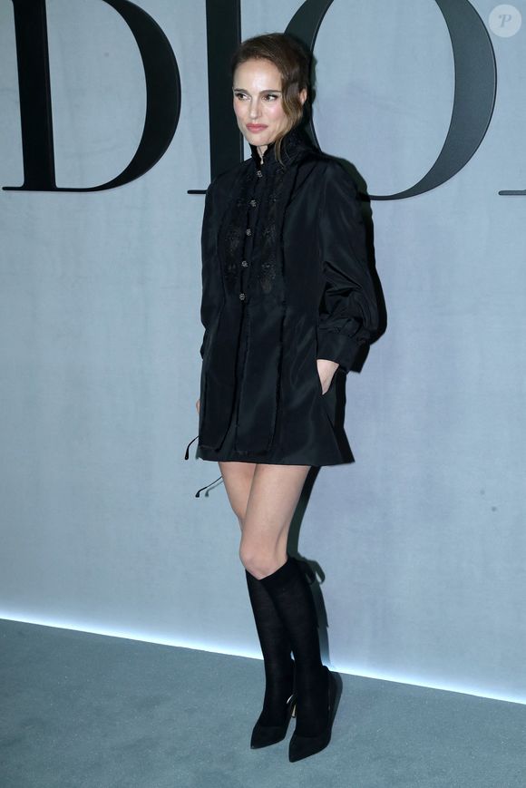 Natalie Portman - Célébrités au Défilé de Mode Dior, Prêt-à-porter Automne / Hiver 2025-2026 dans le cadre de la Fashion Week de Paris, France, le 04 Mars 2025. © Bertrand Rindoff / Bestimage