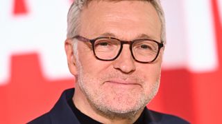 "Il y a moins cet esprit de famille" : Une figure des Grosses Têtes en dit plus sur l'ambiance en coulisses et sa relation avec Laurent Ruquier