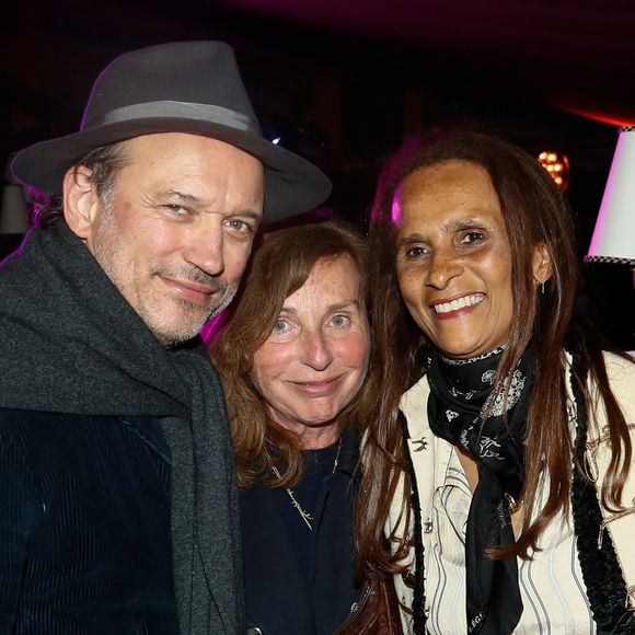 Vincent Perez et Karine Silla, vus récemment au procès de Gérard Depardieu pour soutenir l'acteur, 

© Christophe Clovis / Bestimage