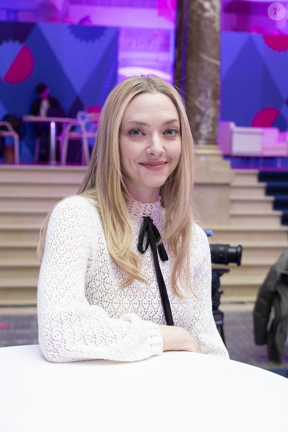 Amanda Seyfried rencontre ses fans lors du festival Series Mania à Lille le 25 mars 2025.

© Christophe Aubert /  Bestimage