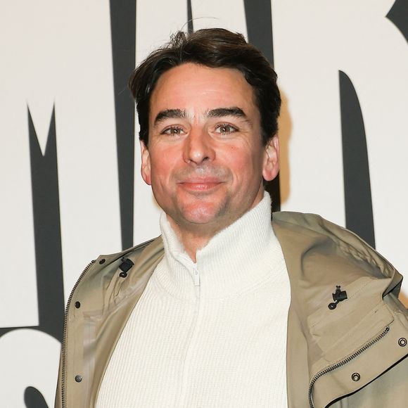 Julian Bugier aime régulièrement sortir de sa zone de confort lorsqu'il n'est pas aux commandes du JT de 13 heures de France 2.

Julian Bugier à l'avant-première du film "Marty Supreme" au Grand Rex à Paris.

© Coadic Guirec/Bestimage