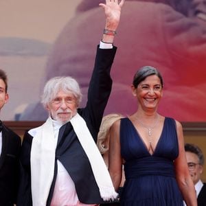 Pierre Richard et sa femme Ceyla Lacerda - Montée des marches du film « La venue de l’avenir » lors du 78ème Festival International du Film de Cannes, au Palais des Festivals à Cannes. Le 22 mai 2025
© Jacovides-Moreau / Bestimage