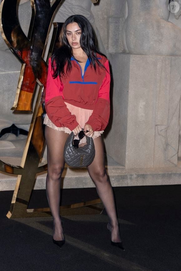 Charli XCX – Photocall du Défilé de mode Saint Laurent  Collection Printemps-Été 2026 dans le cadre de la Fashion Week de Paris, France, le 29 septembre 2025.
 
© Olivier Borde / Bestimage
