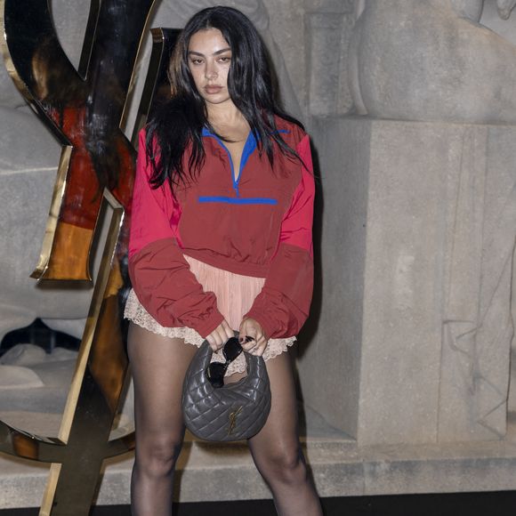Charli XCX – Photocall du Défilé de mode Saint Laurent  Collection Printemps-Été 2026 dans le cadre de la Fashion Week de Paris, France, le 29 septembre 2025.
 
© Olivier Borde / Bestimage