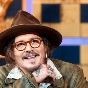Johnny Depp assiste à la première de « Modi », le film qu'il a réalisé et dans lequel il joue également, à Buenos Aires, en Argentine, le 11 novembre 2025.