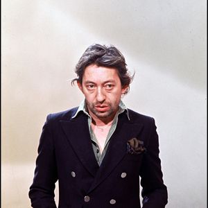 Avec son art et sa personnalité, Serge Gainsbourg a marqué des millions de Français... 

Archives - Serge Gainsbourg sur le plateau de télévision (AGENCE / BESTIMAGE).