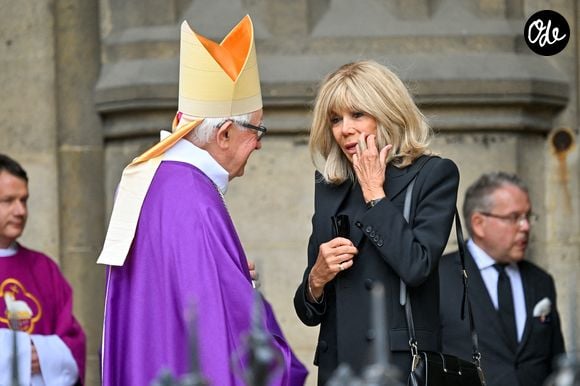Brigitte Macron, première dame de France, lors des funérailles de B. Chirac à la basilique Sainte-Clotilde à Paris (7e) le 12 juin 2026. L’ancienne première dame de France est décédée le 5 juin 2026 à l’âge de 93 ans. 
© Jacovides / Liewig / Bestimage