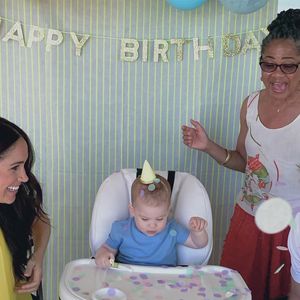 Et pour cause, Archie, leur fils aîné fêtait ses cinq ans. 

Le prince Harry, duc de Sussex et Meghan Markle, duchesse de Sussex, avec leurs enfants Archie et Lilibet. Backgrid UK/ Bestimage