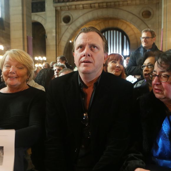 Claude François Junior (Jr), sa mère Isabelle Forêt lors de la messe hommage à Claude François en l'église Notre-Dame d'Auteuil à Paris le 10 mars 2018. Cette commémoration marque le 40ème anniversaire de la mort du chanteur. Ses obsèques ont été célébrées au même endroit le 15 mars 1978.
© CVS / Bestimage