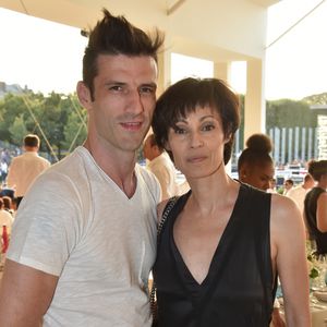 "Julien a toujours été très mature et la question de l’âge ne s’est tout simplement pas posée", a ensuite ajouté la danseuse

Exclusif - Marie-Claude Pietragalla et son mari Julien Derouault - People lors du Longines Paris Eiffel Jumping au Champ de Mars à Paris le 7 juillet 2018. © Perusseau/Veeren/Bestimage