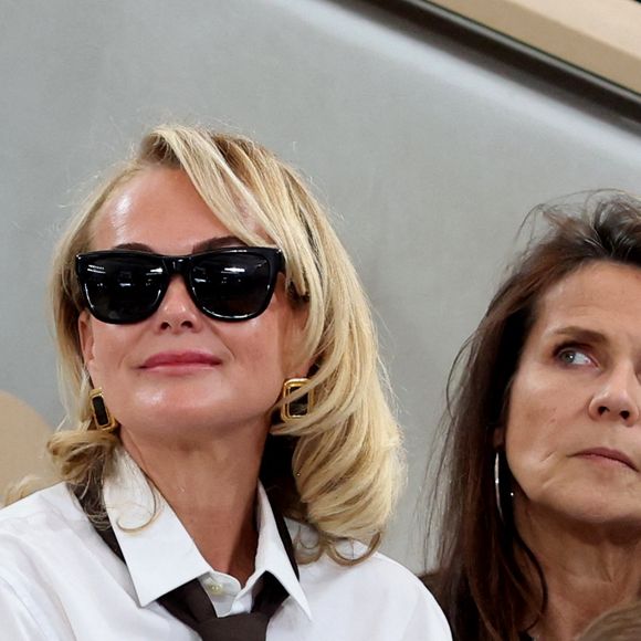 Laeticia Hallyday et Cécile Angeli en tribunes lors des Internationaux de France de Tennis de Roland Garros 2025, à Paris, France, le 6 juin 2025.

© Jacovides-Moreau/Bestimage