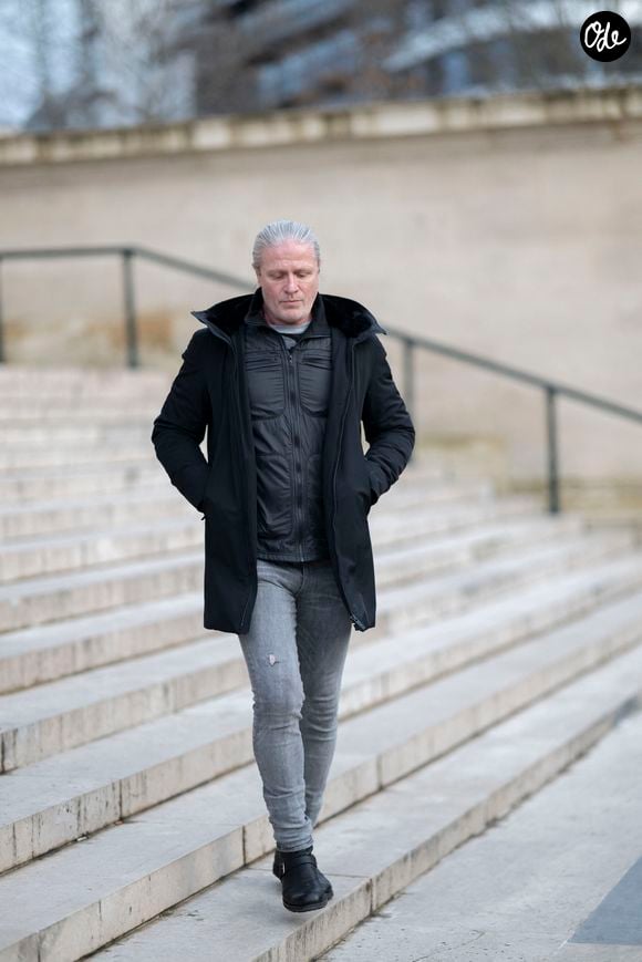 Selon lui, "l'exercice du pouvoir a altéré la capacité des dirigeants actuels à distinguer leurs intérêts personnels de l'intérêt supérieur du football". Face à ce constat, sa conclusion est claire : "Trop, c'est trop".

Emmanuel Petit - Sorties de la cérémonie religieuse en hommage à Rolland Courbis en l’église de la Madeleine à Paris, France, le 14 janvier 2026. © Yehiel Chekroune / Bestimage