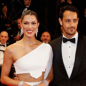 Iris Mittenaere et son ex-fiancé Diego El Glaoui - Montée des marches du film « Le retour (Homecoming) » lors du 76ème Festival International du Film de Cannes, au Palais des Festivals à Cannes. Le 17 mai 2023
© Christophe Clovis / Bestimage