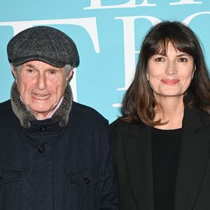 Déjà auteure des livres Changer l'eau des fleurs, Les oubliés du dimanche et Trois, Valérie Perrin a sorti son quatrième roman Tata

Claude Lelouch et sa compagne Valérie Perrin - Avant-première du film "La Vie pour de vrai" au cinéma Pathé Wepler à Paris. © Coadic Guirec/Bestimage