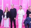 "Rien ne t'efface", adaptation en séries du best-seller de Michel Bussi

Gwendoline Hamon, Jerome Cornuau, Benjamin Baroche, Fauve Hautot, Dominique Farrugia, Patrick Renault, Marine Rambach sur le pink carpet lors du festival Canneseries saison 8 au palais des festivals à Cannes le 27 avril 2025.

© Denis Guignebourg / Bestimage
