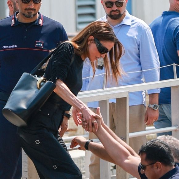 La reine Rania de Jordanie arrive à Venise pour assister au mariage de Jeff Bezos et Lauren Sanchez (26 - 28 juin 2025), le 26 juin 2025. Backgrid UK/ Bestimage