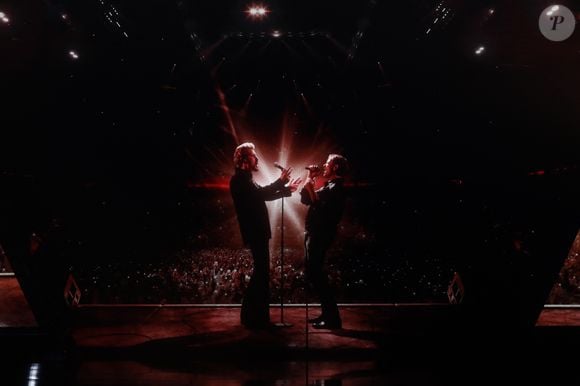 Exclusif - David Hallyday chante "Sang pour sang" en duo virtuel avec son père Johnny en utilisant l'IA - Enregistrement de l'émission "Les disques d'or de l'année" au Dôme de Paris, présentée par E.Gossuin et diffusée le 24 décembre à 21h10 sur M6
© Christophe Clovis / Bestimage