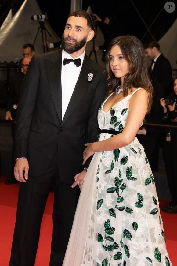 Karim Benzema et sa compagne Lyna Khoudri lors de la montée des marches du film « 13 jours 13 nuits » lors du 78ème Festival International du Film de Cannes. Le 23 mai 2025
© Jacovides-Moreau / Bestimage