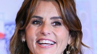 Après avoir perdu ses moyens, Faustine Bollaert retrouve le sourire grâce à cet homme important dans sa vie