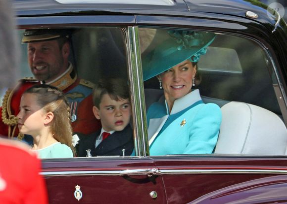 Le prince William, prince de Galles,Le prince Louis de Galles, Le prince George de Galles, Catherine (Kate) Middleton, princesse de Galles, La princesse Charlotte de Galles - Les membres de la famille royale britannique lors de la cérémonie Trooping the Colour à Londres, le 12 juin 2025.
© Alpha Press / Bestimage