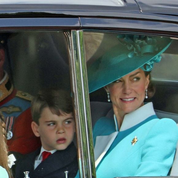 Le prince William, prince de Galles,Le prince Louis de Galles, Le prince George de Galles, Catherine (Kate) Middleton, princesse de Galles, La princesse Charlotte de Galles - Les membres de la famille royale britannique lors de la cérémonie Trooping the Colour à Londres, le 12 juin 2025.
© Alpha Press / Bestimage