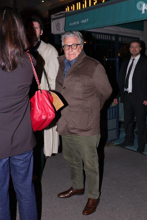 La Belgique lui rappelle également son enfance : “Je retrouve quelque chose en Belgique qui ressemble à la France de mes parents"

Christian Clavier lors de sa participation à la soirée Louis Vuitton à Paris. Backgrid USA / Bestimage