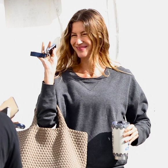 Maman pour la troisième fois, Gisèle Bündchen va devoir se remettre aux biberons et aux couches culottes

Gisèle Bündchen à Miami. Backgrid USA / Bestimage