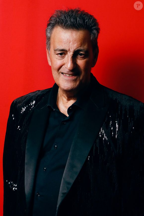 Phil Barney - Backstage - Enregistrement de l'émission "Tout le monde chante contre le cancer" au Cirque Phénix à Paris, présentée par J.Anthony et E.Gossuin et diffusée le 4 janvier sur W9
© Christophe Clovis / Bestimage