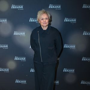 Elle affirme avoir pris ses distances pour se protéger, malgré leur longue amitié.

Muriel Robin (Auguste d'Honneur) - Deuxième édition de la cérémonie des "Auguste de l'Humour" dans la salle Nouveau Siècle à Lille le 2 février 2026. © Stéphane Vansteenkiste/Bestimage