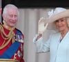 Le roi Charles III et les autres membres de la famille royale britannique y assisteront depuis le balcon du Palais de Buckingham
Le roi Charles III d'Angleterre et la reine consort Camilla - Les membres de la famille royale britannique au balcon du Palais de Buckingham lors de la parade militaire "Trooping the Colour" à Londres le 15 juin 2024
© Julien Burton / Bestimage